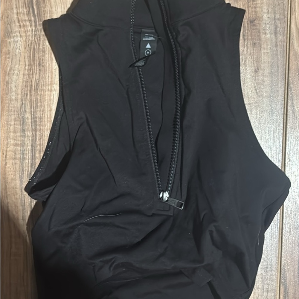 Black Sleeveless Zippered Tank Top